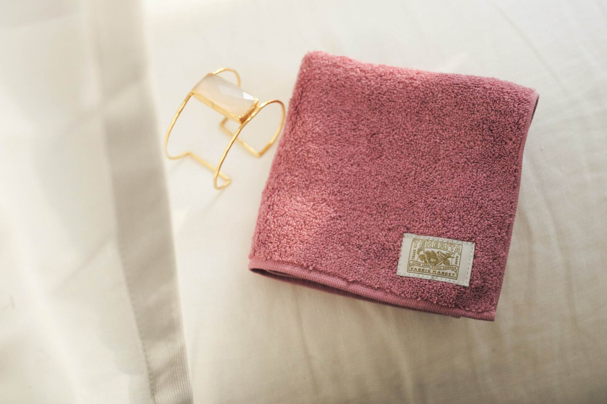 新品　TENERITA SUVIN GOLD ORGANIC TOWEL Wellness Articles | By Ōdes